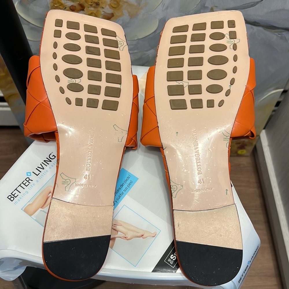 Bottega Veneta Orange - Picture 2 of 3